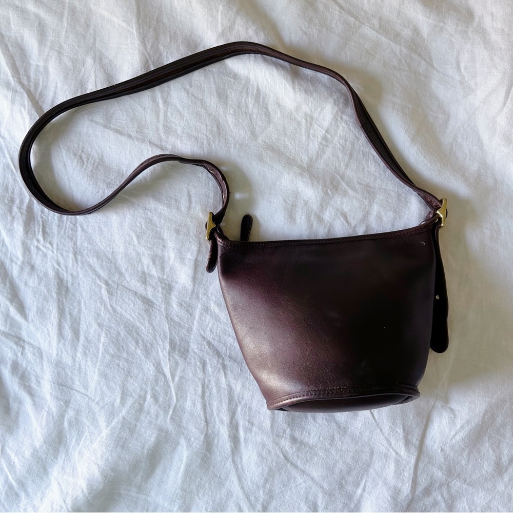 BEAUTIFUL VINTAGE COACH LEGACY SMALL MAGGIE DUFFLE BAG
9019